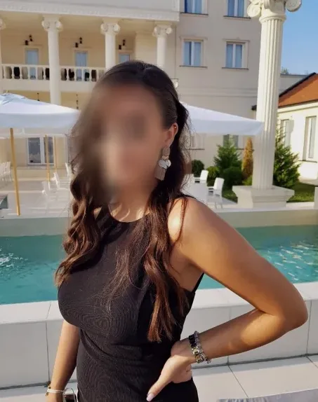 Amalie, 29