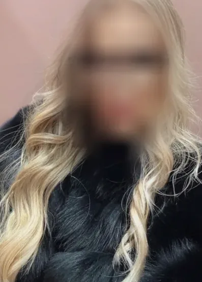 Amina, 32