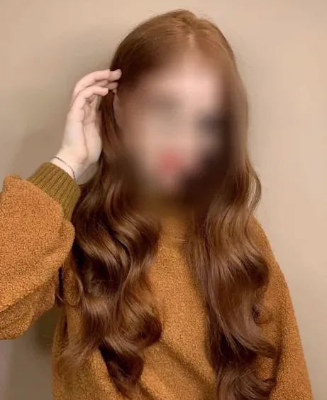 Amira, 24