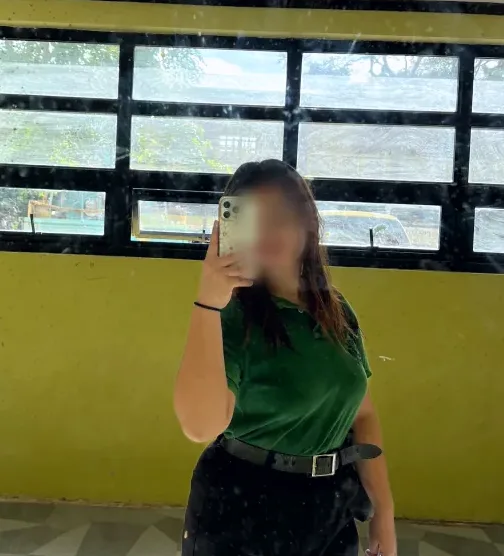 Amira, 19