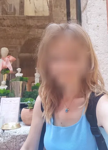 Anna, 39