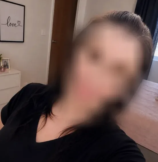 Cecilie, 37