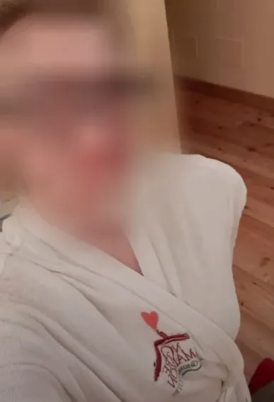 Karoline, 40