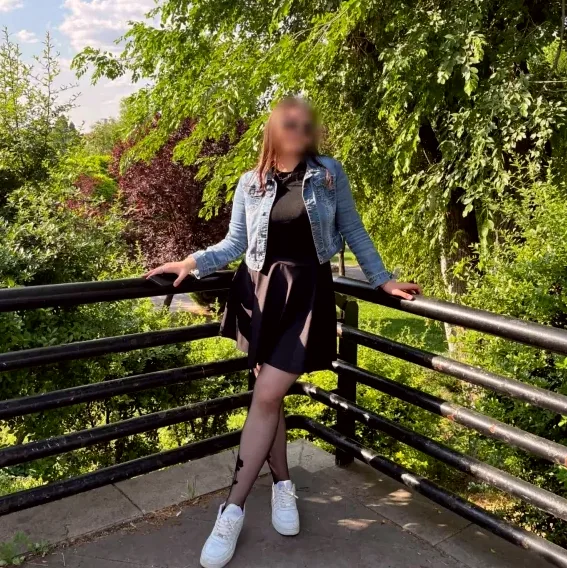 Molly, 21