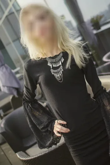 Sofie, 25