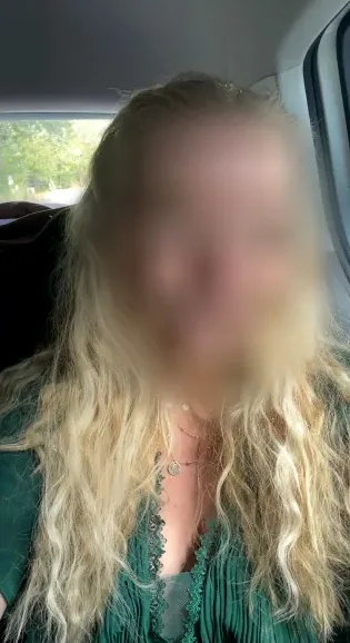 Yasmin, 29