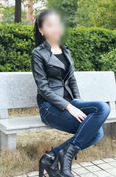 Zeynep, 31