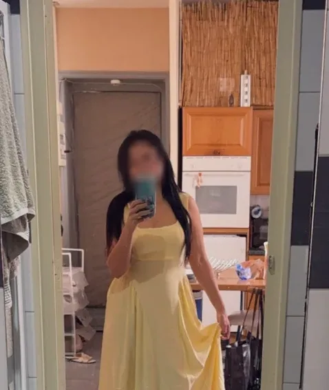 Andrea, 32